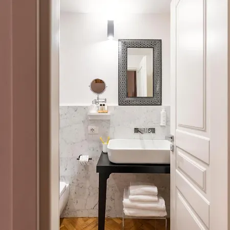 Vanity Navona Отель 2*