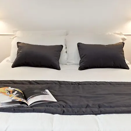 Vanity Navona Отель