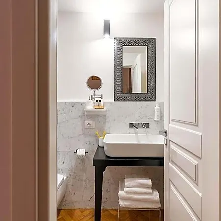 Vanity Navona فندق 2*