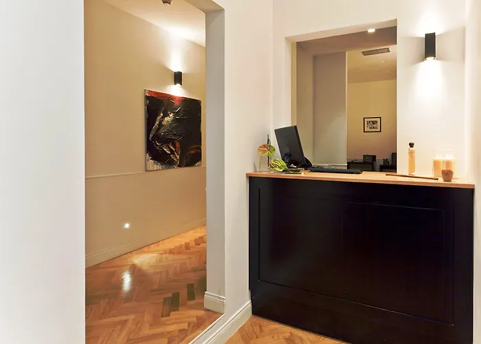 Vanity Navona Hotel 2*