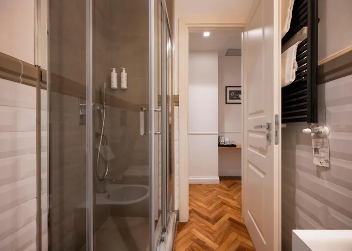 Vanity Navona Hotel 2*