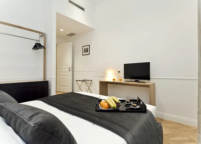 Vanity Navona Hotel 2*