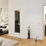 Vanity Navona 2*