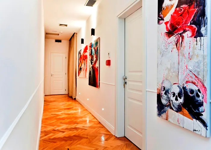 Vanity Navona ホテル 2*