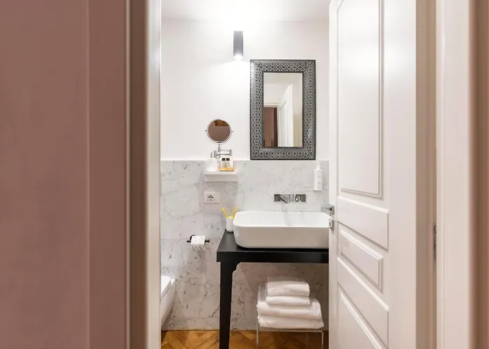 Vanity Navona Hotel 2*